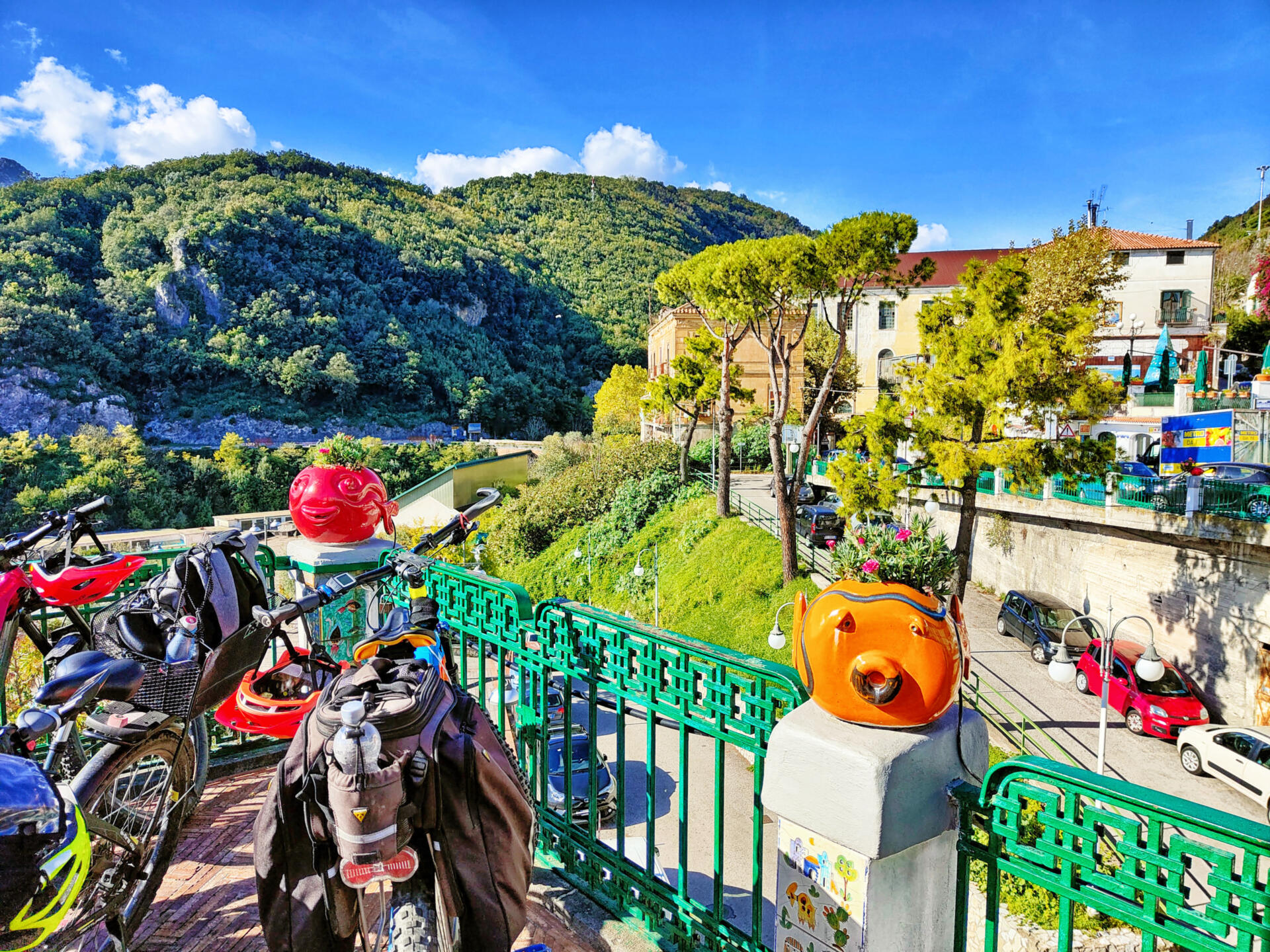 Diese Radtour, zwischen Cinque Terre und der toskanischen Versilia – Küste, ist an Abwechslung kaum zu überbieten. Beeindruckende Touren zwischen Ligurien und der Toskana hoch über dem Meer, bieten Ausblicke auf die berühmten Orte der Cinque Terre sowie die Marmorsteinbrüche bei Carrara.